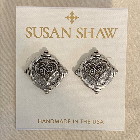 NWT Susan Shaw Heart Intaglio Earrings - Picture 1 of 2